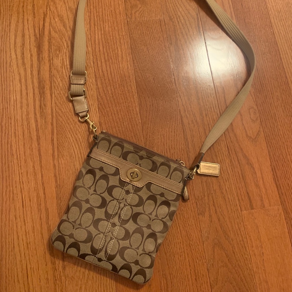 Coach shoulder purse
